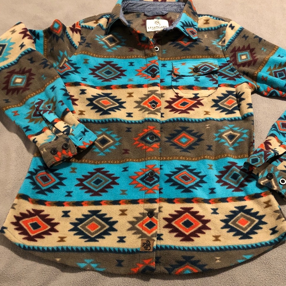 Legendary Whitetails Aztec Patterned Button up Shacket Barn Shirt Jacket Read